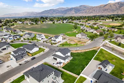 585 W 20 N, Hyrum, UT 84319 - Photo 34