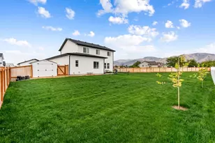 585 W 20 N, Hyrum, UT 84319 - Photo 28