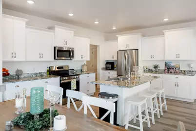 585 W 20 N, Hyrum, UT 84319 - Photo 10