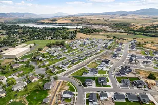 585 W 20 N, Hyrum, UT 84319 - Photo 42
