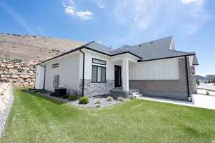 4434 N La Ringhierra Dr E, Lehi, UT 84048 - Photo 4