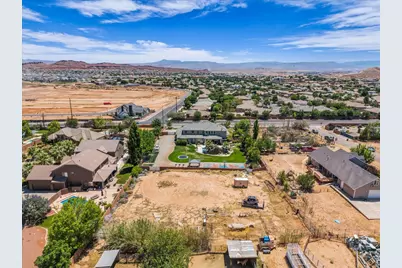 2443 E 2450 S, Saint George, UT 84790 - Photo 26