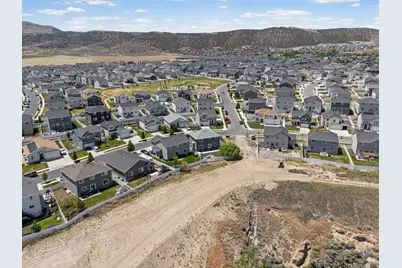 4693 E Silver Ridge Rd, Eagle Mountain, UT 84005 - Photo 42