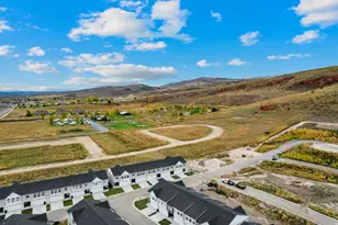 537 N Blue St, Garden City, UT 84028 - Photo 8
