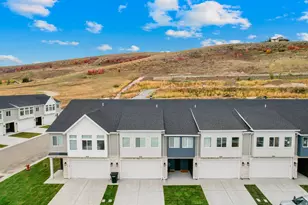 537 N Blue St, Garden City, UT 84028 - Photo 12