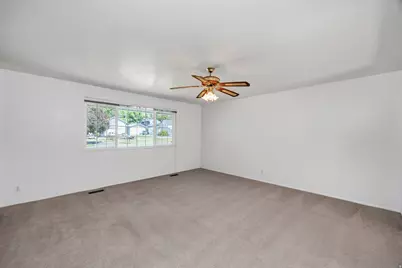 66 S 100 E, Hyrum, UT 84319 - Photo 14