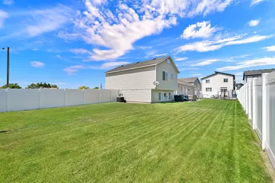 4844 S Midland Dr W, Roy, UT 84067 - Photo 28