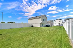 4844 S Midland Dr W, Roy, UT 84067 - Photo 28