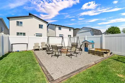 4844 S Midland Dr W, Roy, UT 84067 - Photo 26
