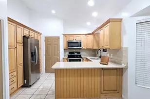 10248 S Buttercup Dr E, Sandy, UT 84092 - Photo 8