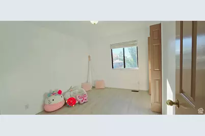 10248 S Buttercup Dr E, Sandy, UT 84092 - Photo 24