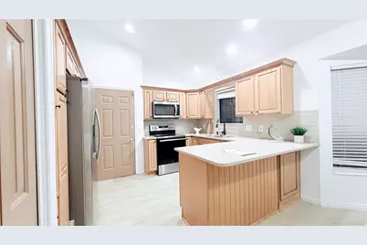 10248 S Buttercup Dr E, Sandy, UT 84092 - Photo 8