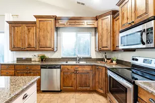 775 W Lazy Oak Way, Sandy, UT 84070 - Photo 4