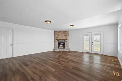 2190 E 3000 N, Layton, UT 84040 - Photo 16