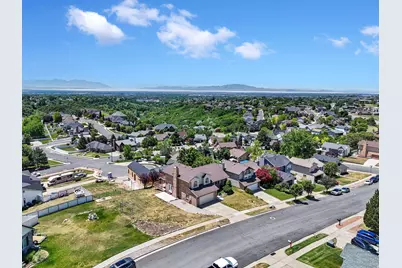 2190 E 3000 N, Layton, UT 84040 - Photo 52
