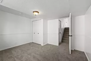 2190 E 3000 N, Layton, UT 84040 - Photo 30