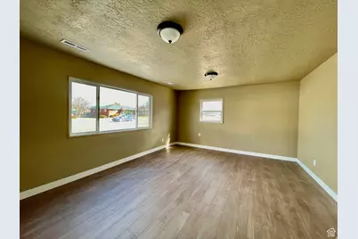 255 W Main St, Mount Pleasant, UT 84647 - Photo 10