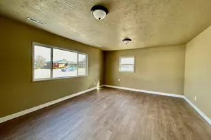 255 W Main St, Mount Pleasant, UT 84647 - Photo 10