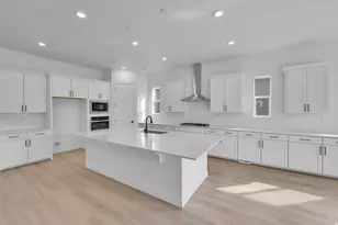 243 E Polaris Dr, Saratoga Springs, UT 84045 - Photo 2
