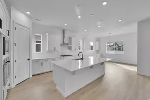 243 E Polaris Dr, Saratoga Springs, UT 84045 - Photo 2