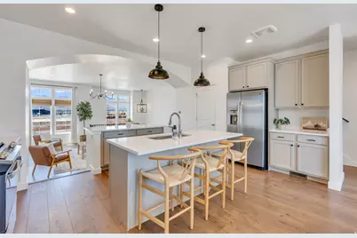10937 S Lake Run Rd W, South Jordan, UT 84009 - Photo 2