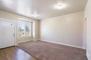 1754 E Skyline Dr, Eagle Mountain, UT 84005 - Photo 12
