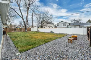 27 W Valley Dr, Murray, UT 84107 - Photo 8
