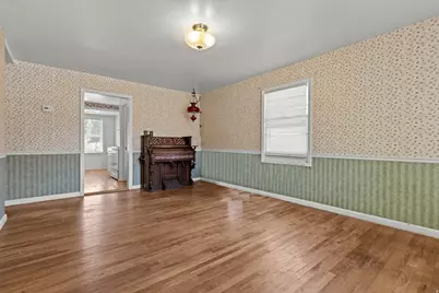 1571 E Lake St S, Ogden, UT 84401 - Photo 2