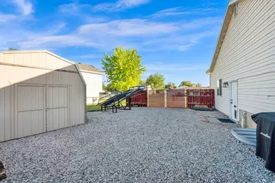 918 W 1600 N, Harrisville, UT 84404 - Photo 32