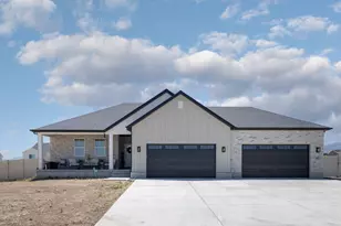 377 W Rigdon St S, Grantsville, UT 84029 - Photo 2