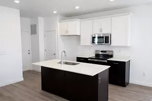 921 W Halvorsen Parkway, Saratoga Springs, UT 84045 - Photo 6