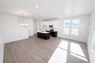 921 W Halvorsen Pkwy #221, Saratoga Springs, UT 84045 - Photo 4