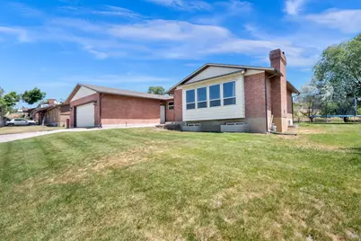 2902 N 725 W, Layton, UT 84041 - Photo 2