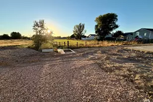 1077 N Summit View Dr W, Harrisville, UT 84404 - Photo 8