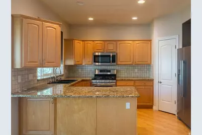11467 S Loganberry Ct E, Draper, UT 84020 - Photo 8