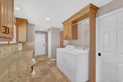 563 E 350 N, Bountiful, UT 84010 - Photo 16