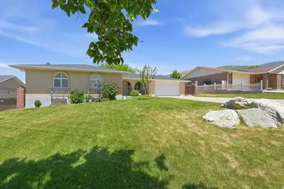 563 E 350 N, Bountiful, UT 84010 - Photo 2