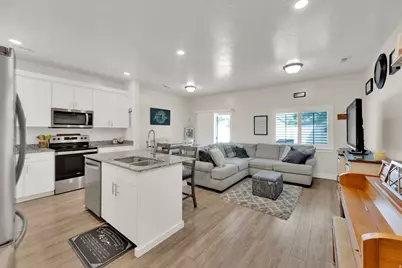 382 E 1850 N #5, North Ogden, UT 84414 - Photo 6