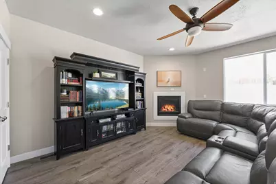 7816 Buckhorn Rd, Lake Point, UT 84074 - Photo 10