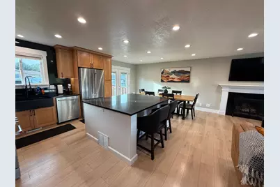 6278 S Hurstbourne Cir W, Taylorsville, UT 84129 - Photo 4