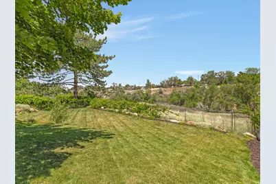 1005 E Violet Dr S, Sandy, UT 84094 - Photo 32