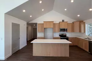 208 E 850 N, Tooele, UT 84074 - Photo 2