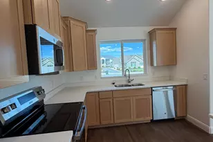 208 E 850 N, Tooele, UT 84074 - Photo 4