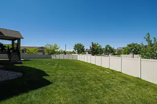 879 W Saddlebrook Dr, Kaysville, UT 84037 - Photo 6