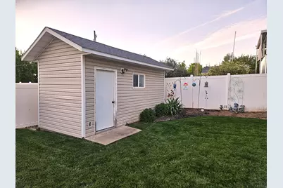 1037 E 1500 N, Layton, UT 84040 - Photo 32