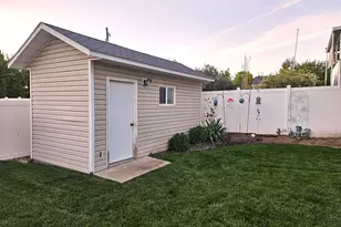 1037 E 1500 N, Layton, UT 84040 - Photo 32