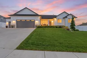 1058 E 300 S, Smithfield, UT 84335 - Photo 1