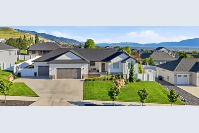1058 E 300 S, Smithfield, UT 84335 - Photo 4