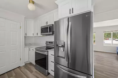 6452 W 3270 S, West Valley, UT 84128 - Photo 20