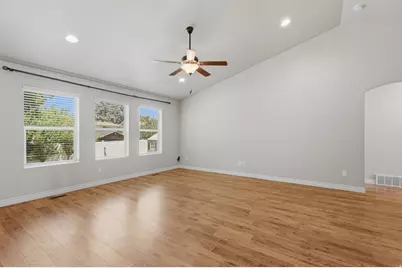 1302 W 2535 N, Clinton, UT 84015 - Photo 12